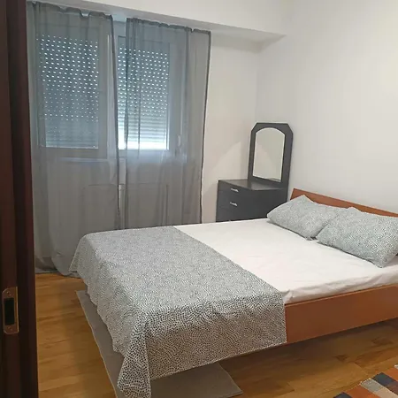 Apartment 28